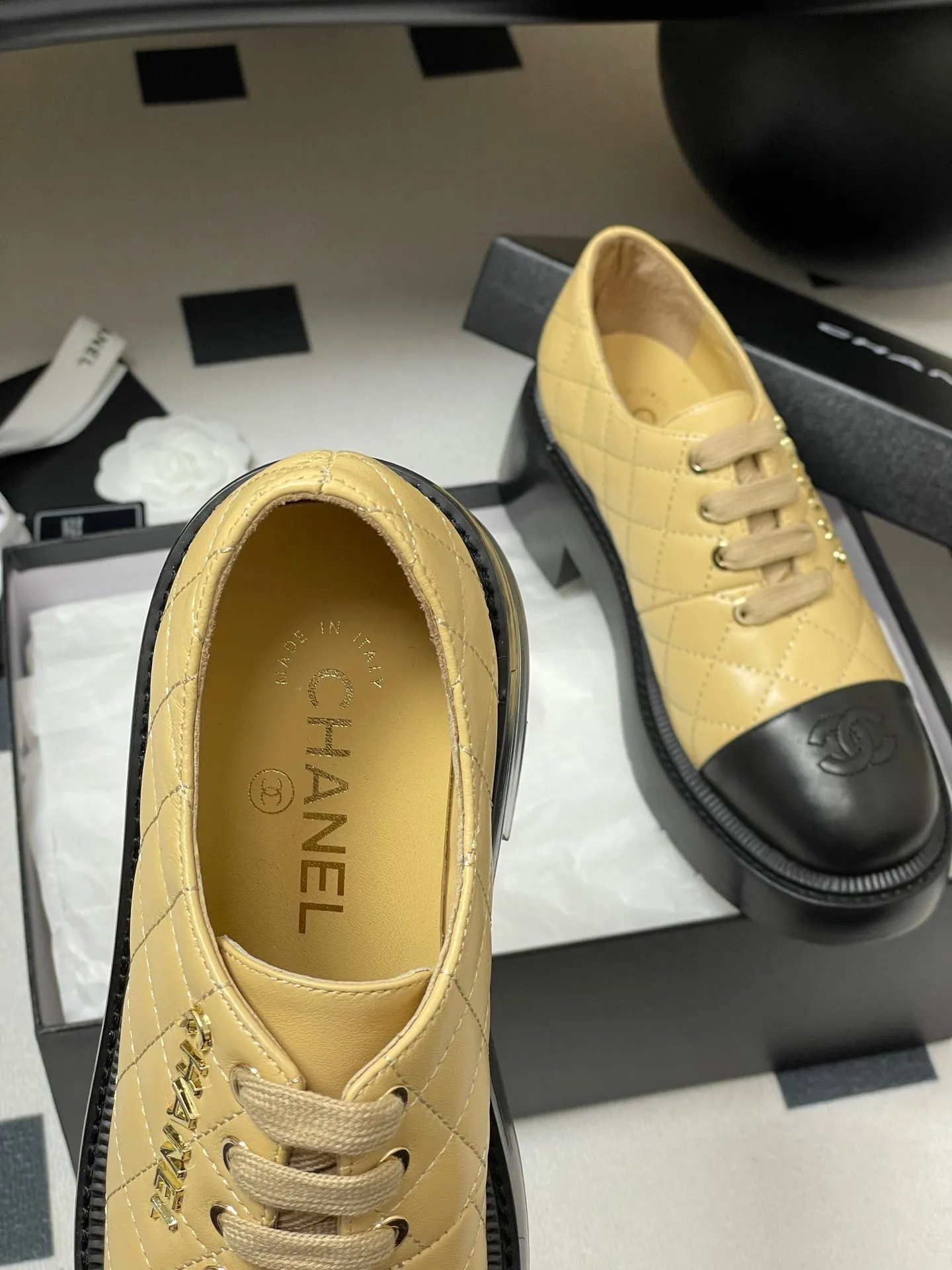 CC 25K Thick-Soled 45mm Loafer Beige Black Lambskin 247705