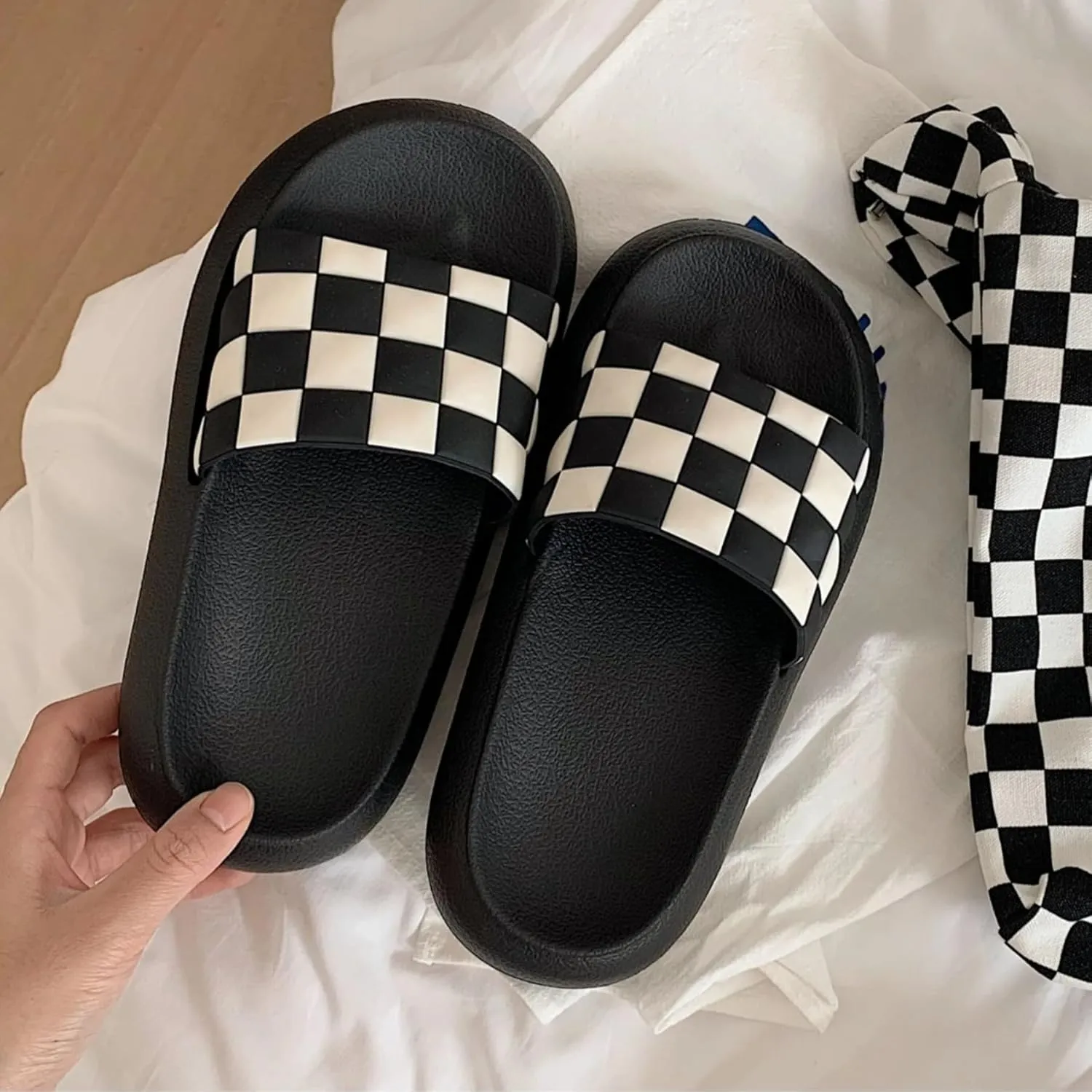 Checkered Slippers for Women Men Checkerboard Open Toe Slides Sandals Indoor House Shoes Soft Thick Sole Slippers Summer Outdoor Slip On Beach Slides Couple Home Slippers