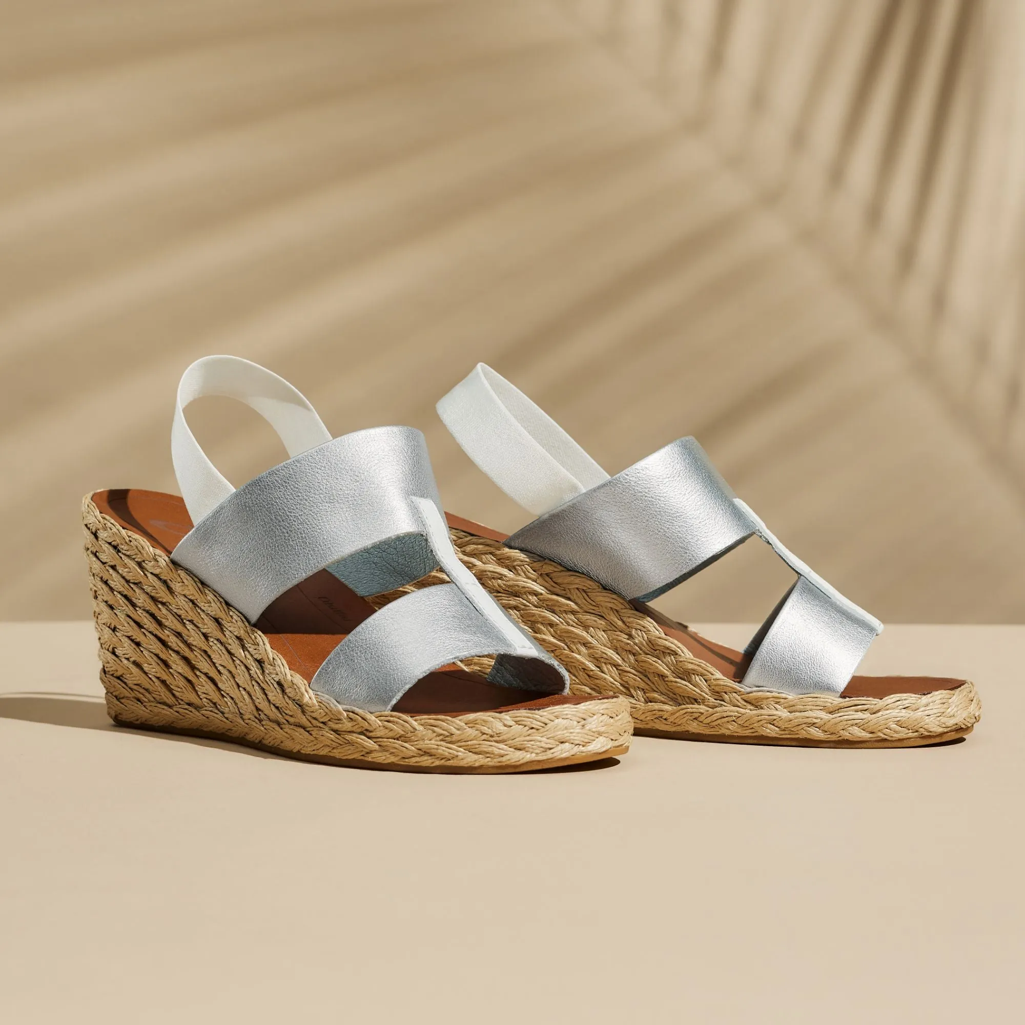 Lile Wedge  -  Silver / Tan