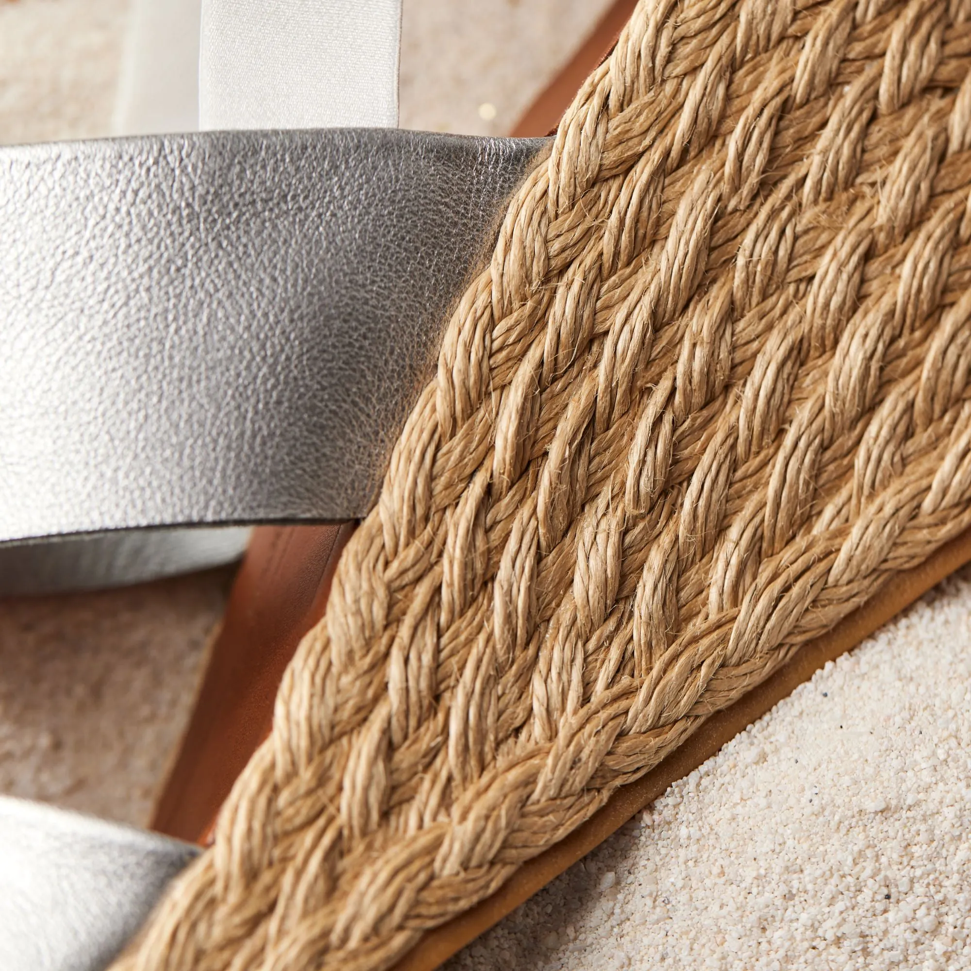 Lile Wedge  -  Silver / Tan